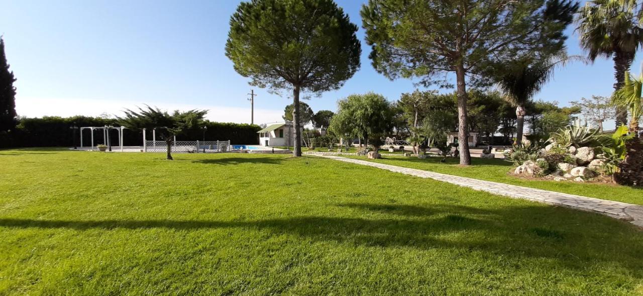 Masseria San Nicola B&B Torre Santa Susanna Exterior foto