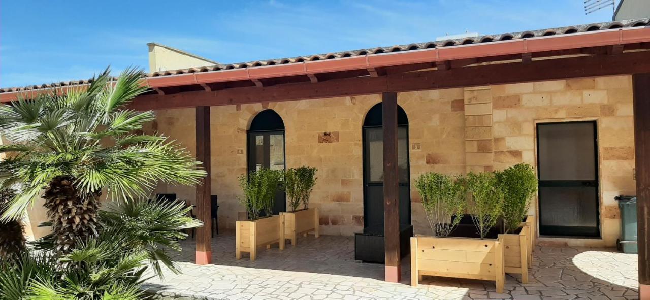 Masseria San Nicola B&B Torre Santa Susanna Exterior foto